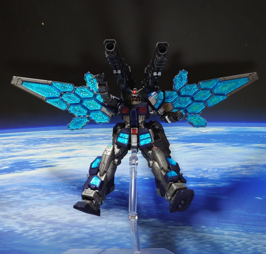 “あと一撃だけ、保ってくれよ、ガンダム!”