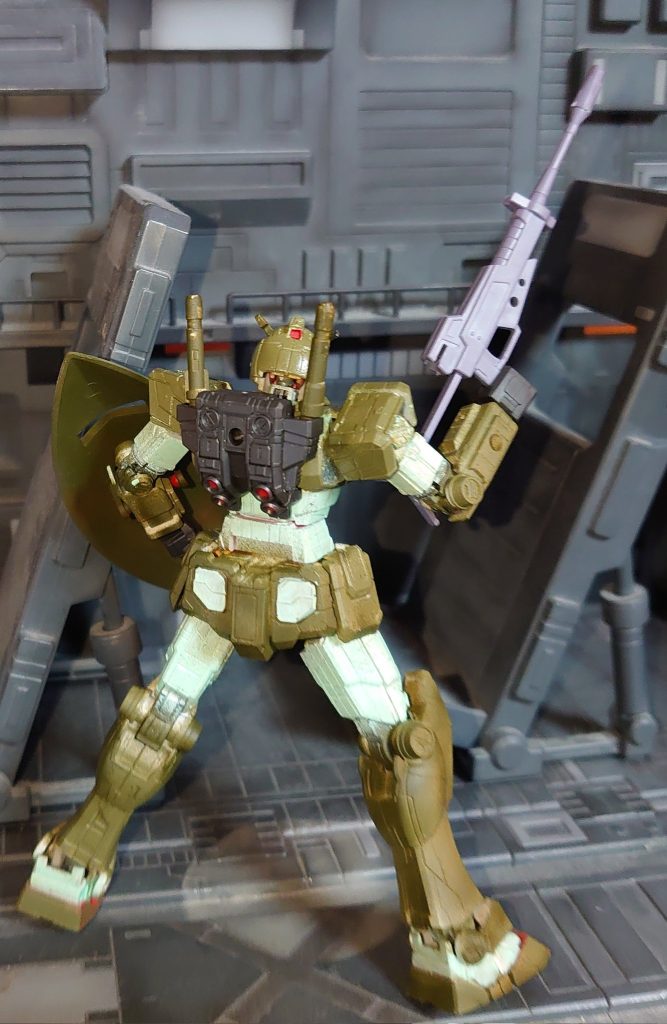 ガンダム（ジオン公国仕様）–4枚目/制作者：アレス