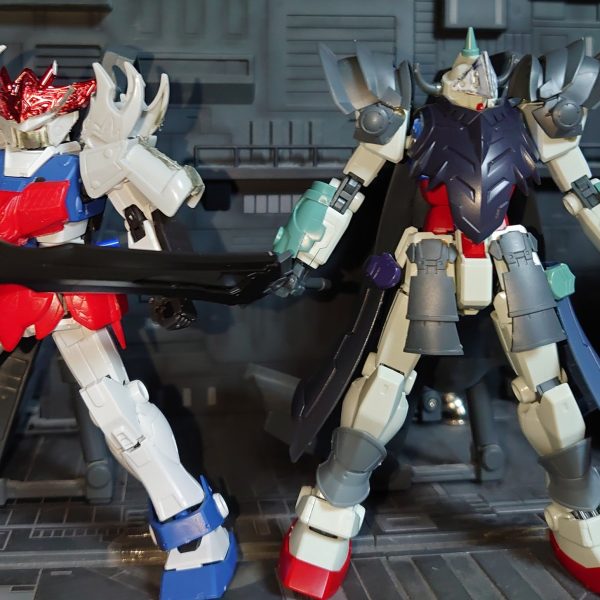 ジムガードカスタムベースとリバイブ版RX78ベース重戦士ヘヴィガンダムをモチーフに30MFのアーマーをつけていってます兜のバイザーはプラ板で制作赤龍ガンダムのほうは足が寂しいけどレッドウォリアは軽装なんでこのまま塗装していこうかな思います（2枚目）