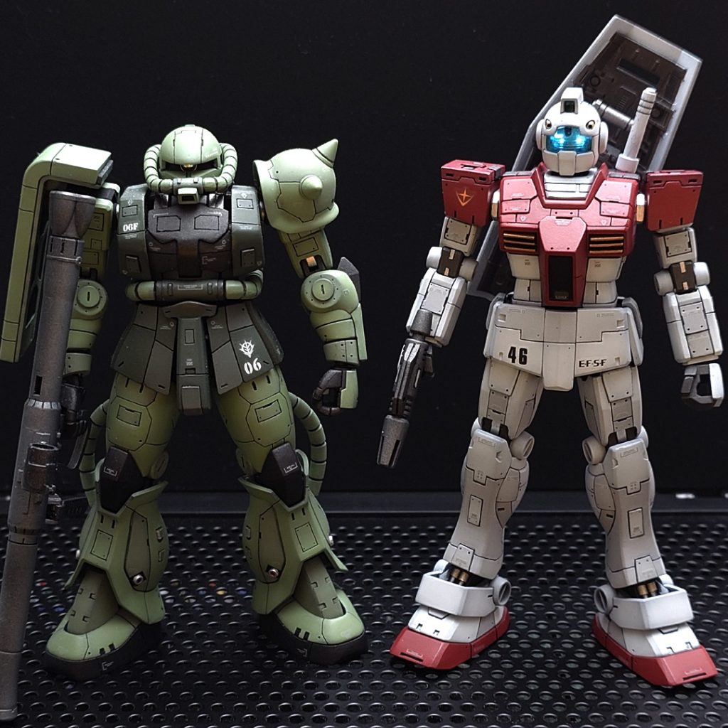 以前製作したRG寄せHGザクIIと。もうやられ役とは言わせないww 最後までご覧いただきありがとうございます。なお、このキットの製作記として、改造改修についてブログにもまとめています。ご興味があればこちらからどうぞ。https://ajimaru.org/plasticmodel/hg-gm-build/ 部分的にでも参考になれば幸いです。    