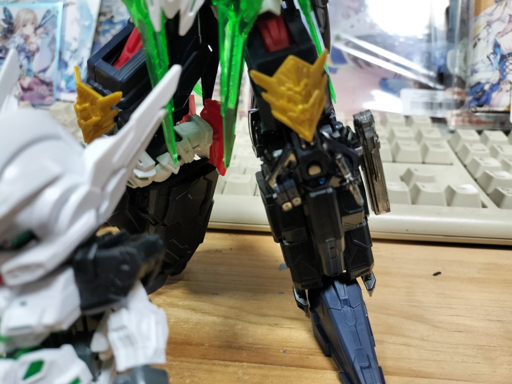 まずは足はこんな感じ(画像は前からチラ見せしてますね)