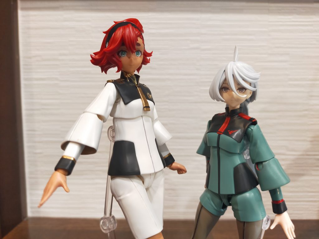 そして今回一緒に作ったスレミオ塗装はスレッタさんをネクタイと肩、袖口と袖裏、ブーツ、カチューシャ(?)、髪留めミオリネさんを制服はスレッタと同様の部分と足のタイツ部分を塗装しました