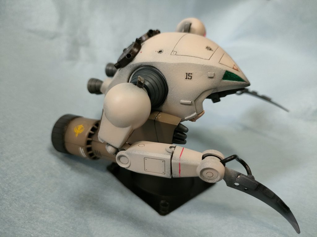 オリジナルに比べ、全体のシルエットがかなりシャープになりました。