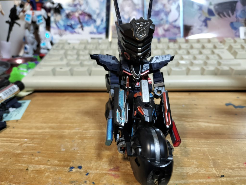 (サージェントラピット)おもにバイクを乗りこなす　　バイクの塗装　(前にここに投稿したバイクをいろいろ改造しました　まあ今回の合体に使いますからね　おもに重りとして)