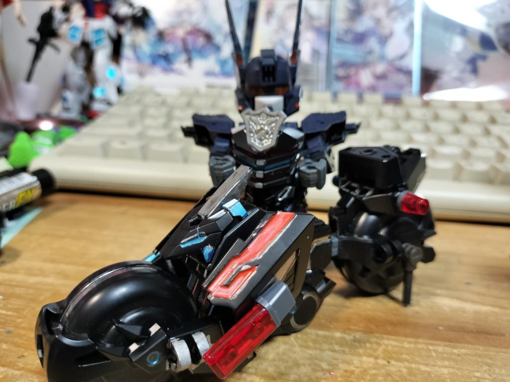 サージェントラピットのマスクオフ赤目です