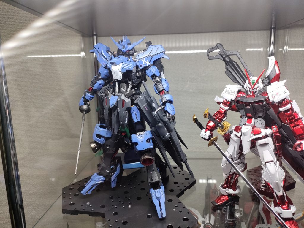 ケースに飾って終了。やっぱMGは芸術感が半端ない。