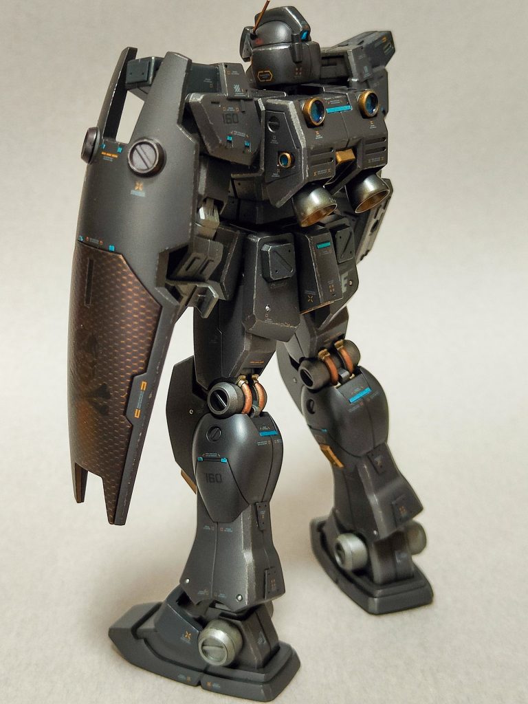 各所にメタルボールやカラーチップを配置しました。