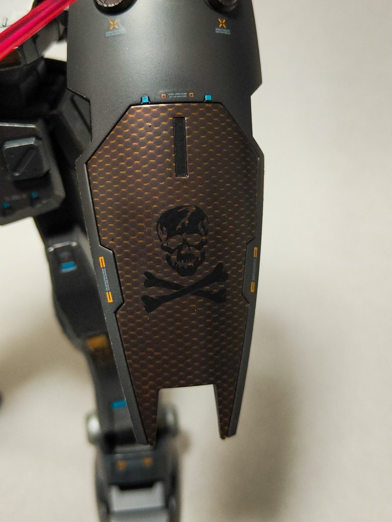 シールドのドクロはF-14戦闘機のジョリーロジャース隊から拝借！