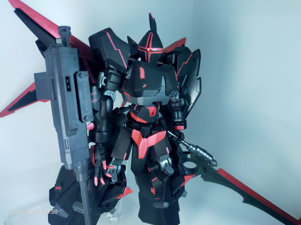 剣　ストライク盾　エクシアパイルバンカー　忘れました💦エクシアの盾にもネオジムを付けています。右手は3mm穴を開けているので何か気に入った武器があれば付けようと思ってます！