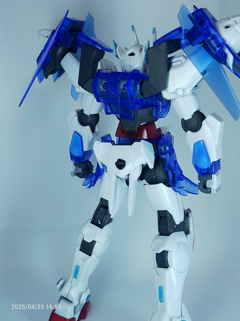 リアスカートの穴には諸葛孔明の羽を付けようと思っていました💦その内付けます💦