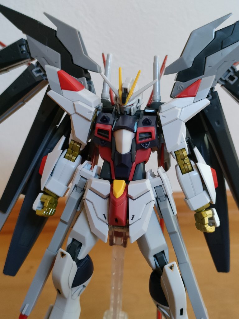 設定は特にありません。直感におもむくままにミキシング!!SEED系の武装は神話ネタが与えられているとの事で、響きはカッコいいんですが、「 設計者どんな思想で名前付けたんだよ やべぇな」とか「 名前負けしてる」とか「 全然、名前と合ってない」とか思ってしまいます。どちらかと言うと「 ハイメガ粒子砲 」とかのが好きで、シンプルに「 あぁ、なんとなく強そうや」と思うひねくれ者です。武装追加したらアップします。