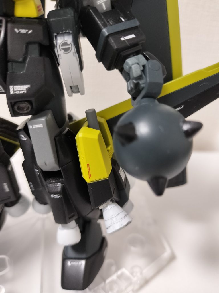 足部は左右逆にしてバーニアをHG水星の魔女 デミバーディングから持ってきました。