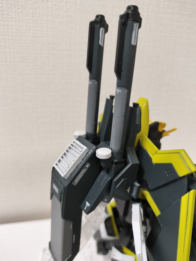 バックパックはHGストライクルージュIWSPとプラ板でスクラッチで作りました。