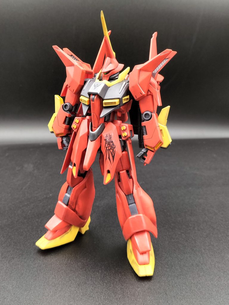 黒背景でも撮ってみましたがウェザリングが目立たないですね(gundam-kao5)ガンダムマーカー、改めて使ってみましたがやっぱり難しいしメリットも少ないのですが…。筆塗りとは違ったプロセスが新鮮で、とても楽しめました(gundam-kao6)きっと何処かで眠っているマーカーを引っ張り出して、皆様も是非やってみてください✨️最後までご覧いただきありがとうございました!