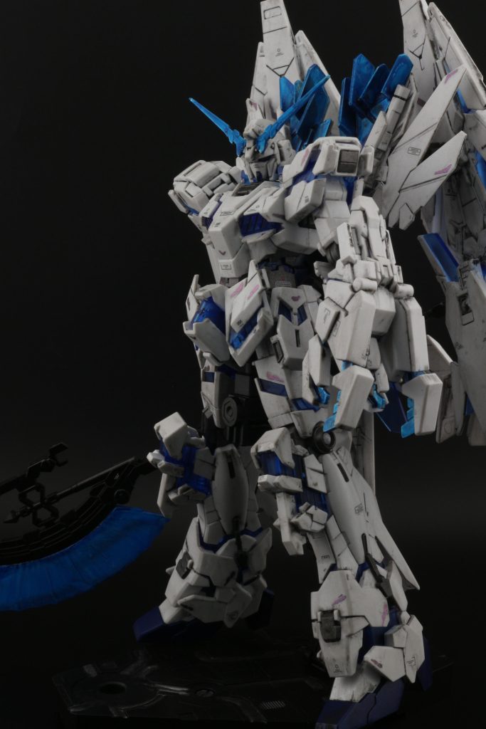 きっかけになったのは缶スプレーのパールホワイトが一体分位残っていたのがきっかけ