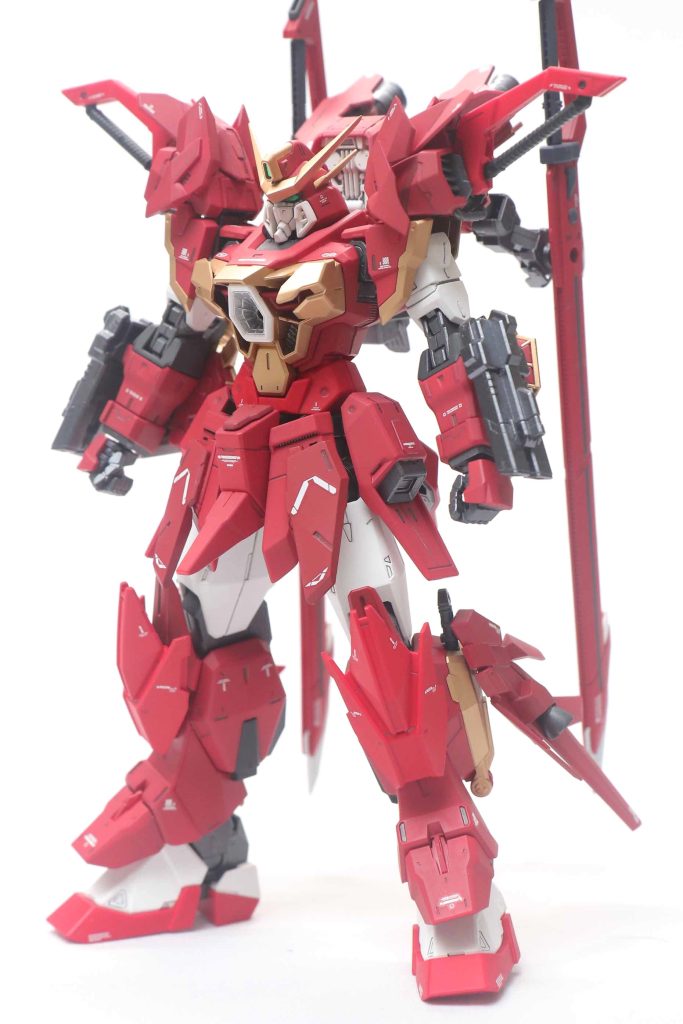 正義の味方！をイメージしてヒロイックな造形、カラーリングで製作してみました。