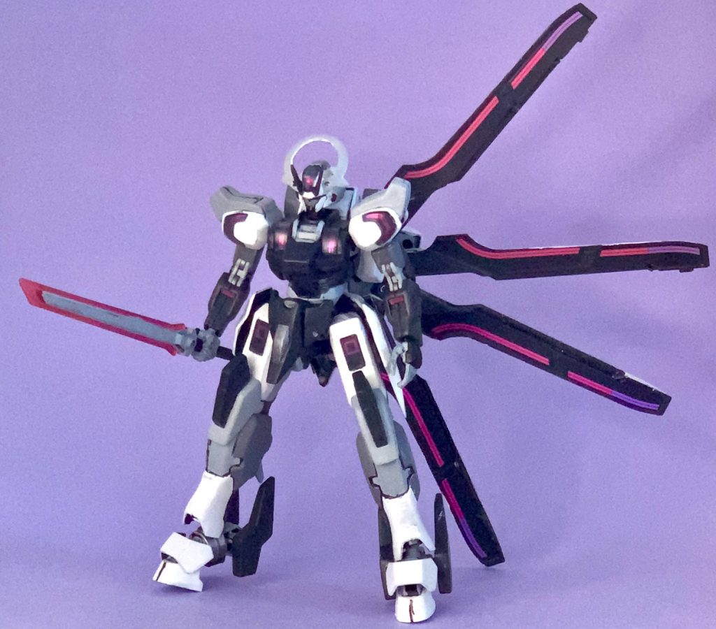 今回はグレーの差し色を入れることでより自然な感じの機体にできました。ちょっと画面暗いかな。