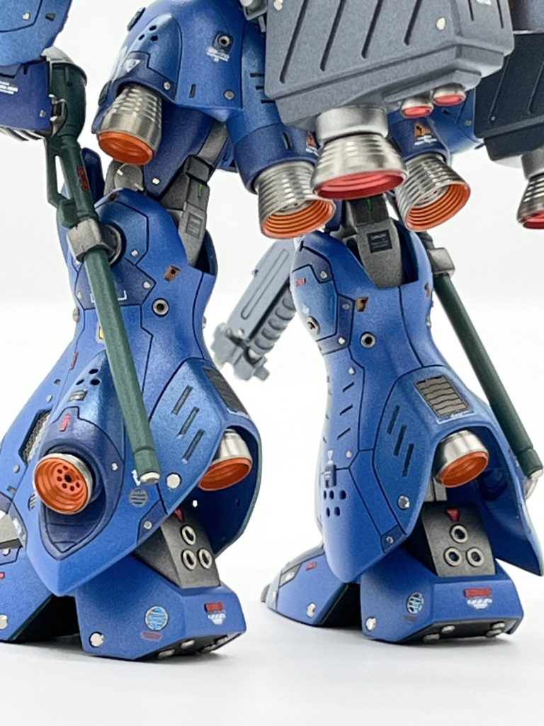 下半身背面ショット今回はスジボリと同じくらい塗り分けも頑張ってみたんですが、曲線部分が多くてかなり大変でした😅