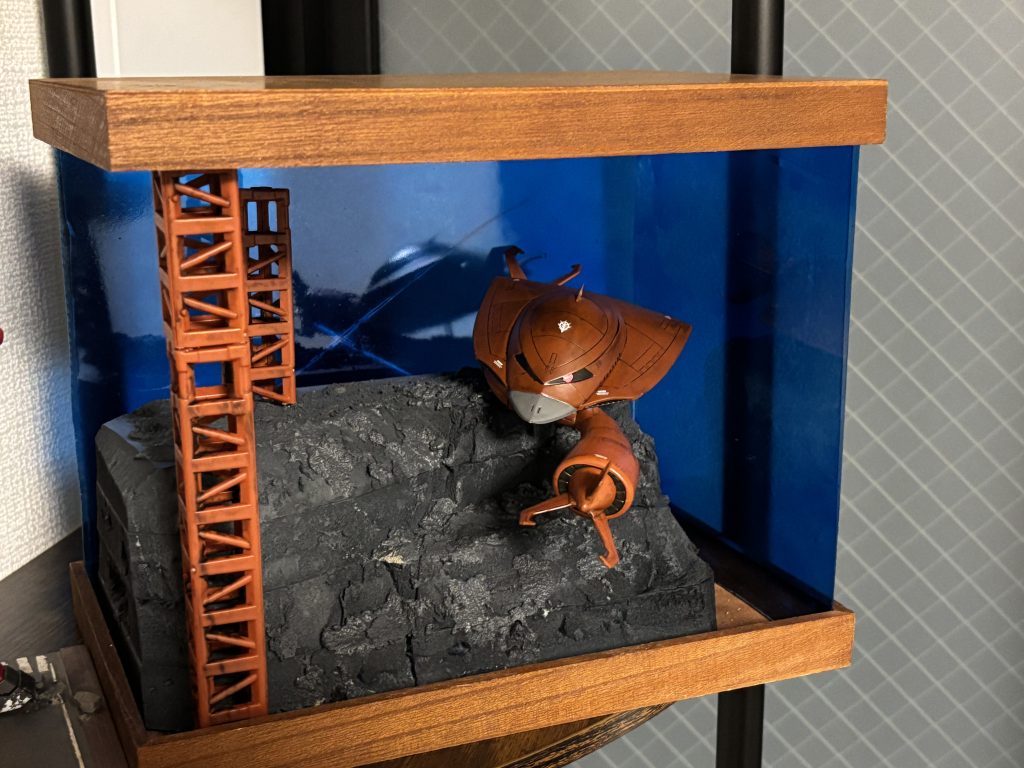 発泡スチロールで岩を再現