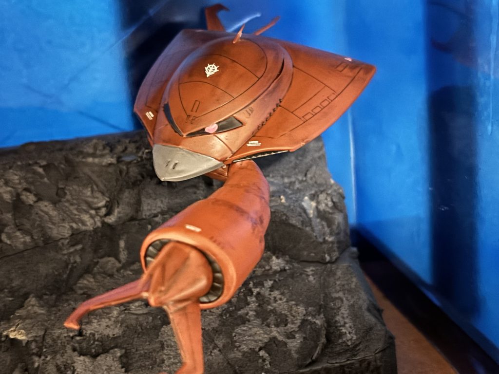 後ろはプラ板をクリアブルーで塗装しました