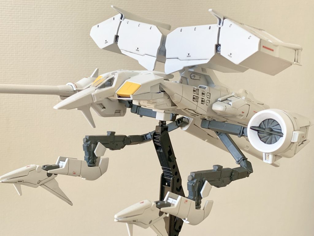 デンドロビウムユニットにはコアファイターの前半分がつけられます。MAみたいなコアファイターになりました。