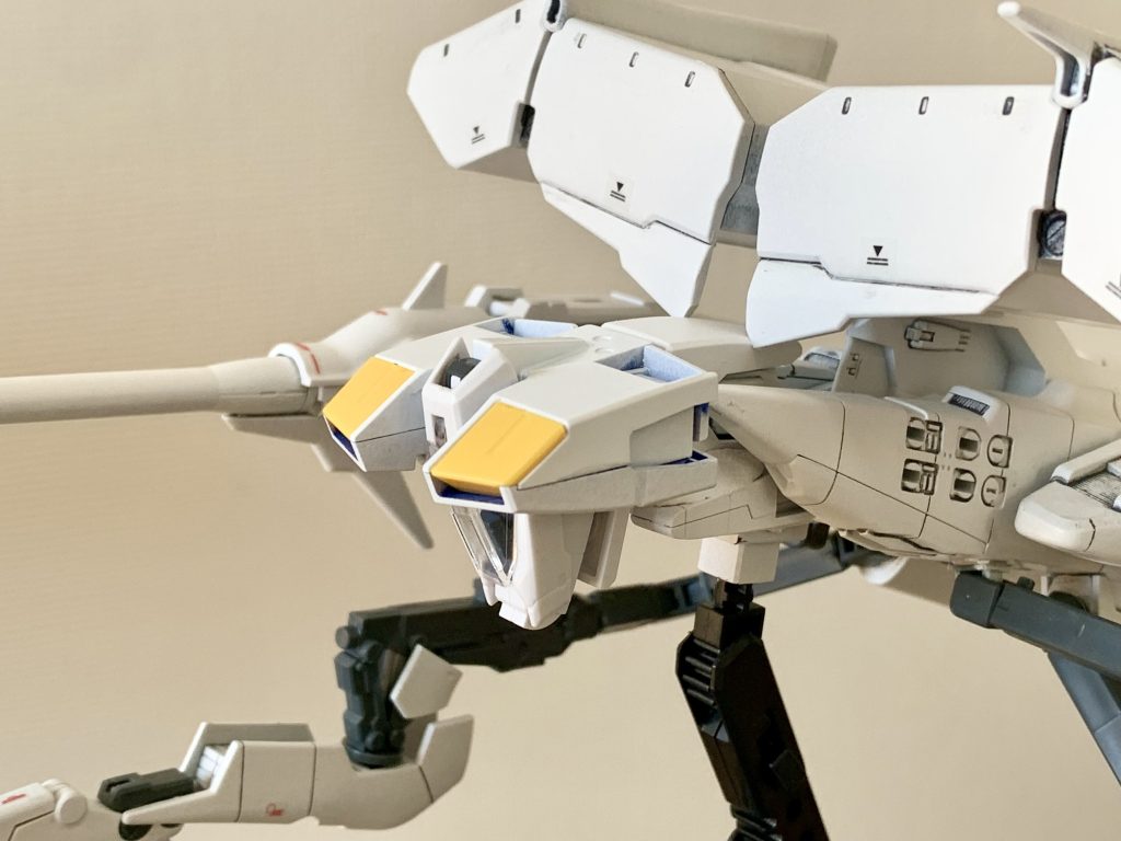 コアファイター部は変形して、そのままドッキング可能です。