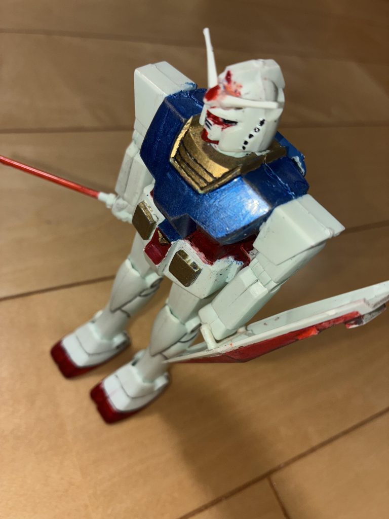 主にガンダムマーカーのメタリック系を使いました。