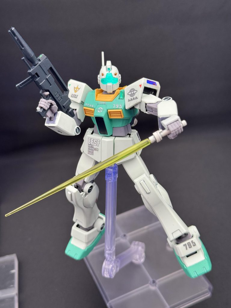 限定キットには おまけでハンドパーツが付いてきますが、どっかいって見つからない…手の甲は関節色なので、本体白を調色して塗り分け…しましたが、ちょっと青寄りになってしまった💦