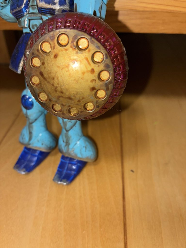 盾にもしっかり加工をしてます