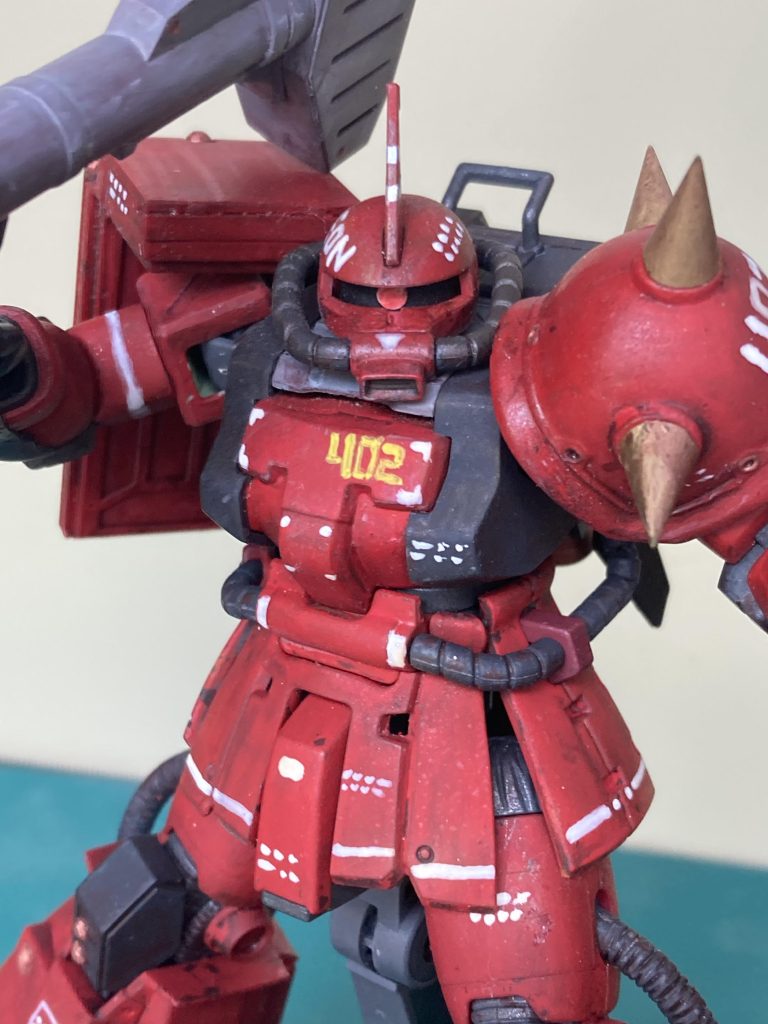 ジョニーライデンの機体は、赤色が鮮烈ないせいか、白ラインやイエローを入れていくと、フェラーリっぽく感じます。まあ、エンブレムもお馬さんですし。今回はお馬さんは描けませんでした😓今回もご覧いただきありがとうございました😭