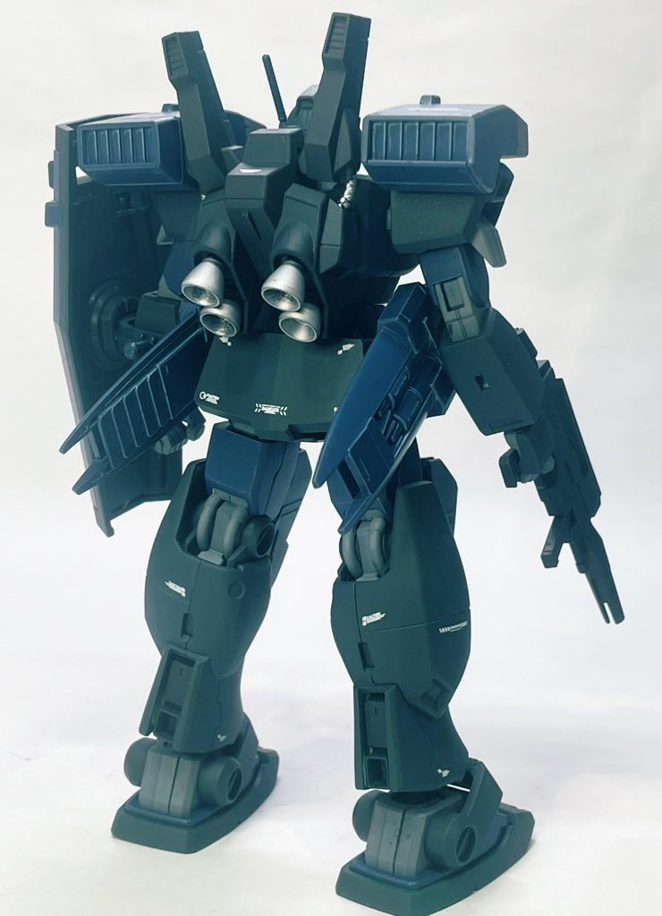 ジェスタの配色はティターンズカラーとはまた違った感じのダーク感があって好き。