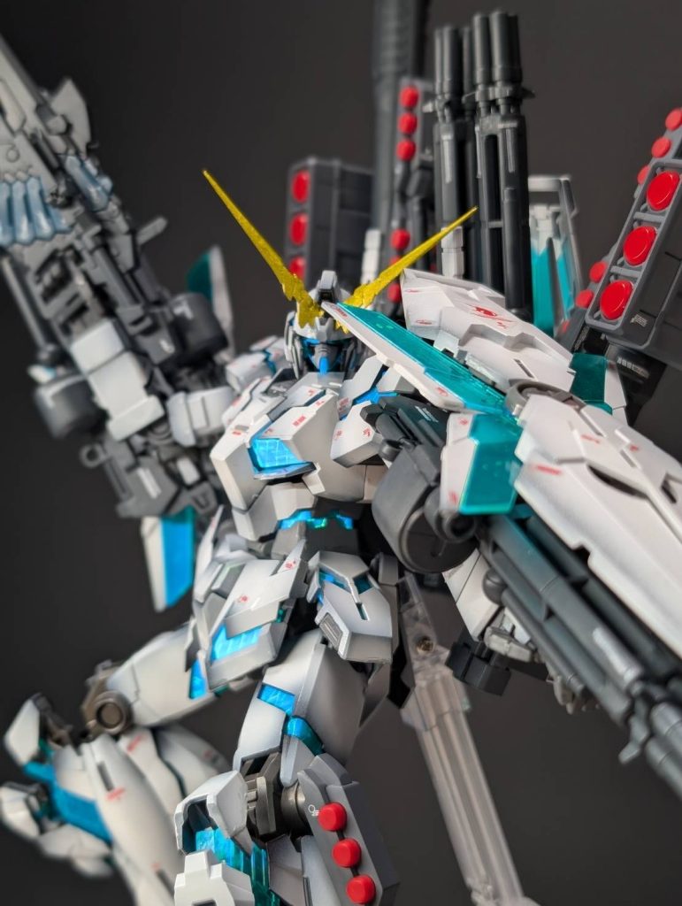 塗装は一応全て黒から立ち上げグラデーション仕上げにましたが、写真撮るともっと黒残して良さそうデス。