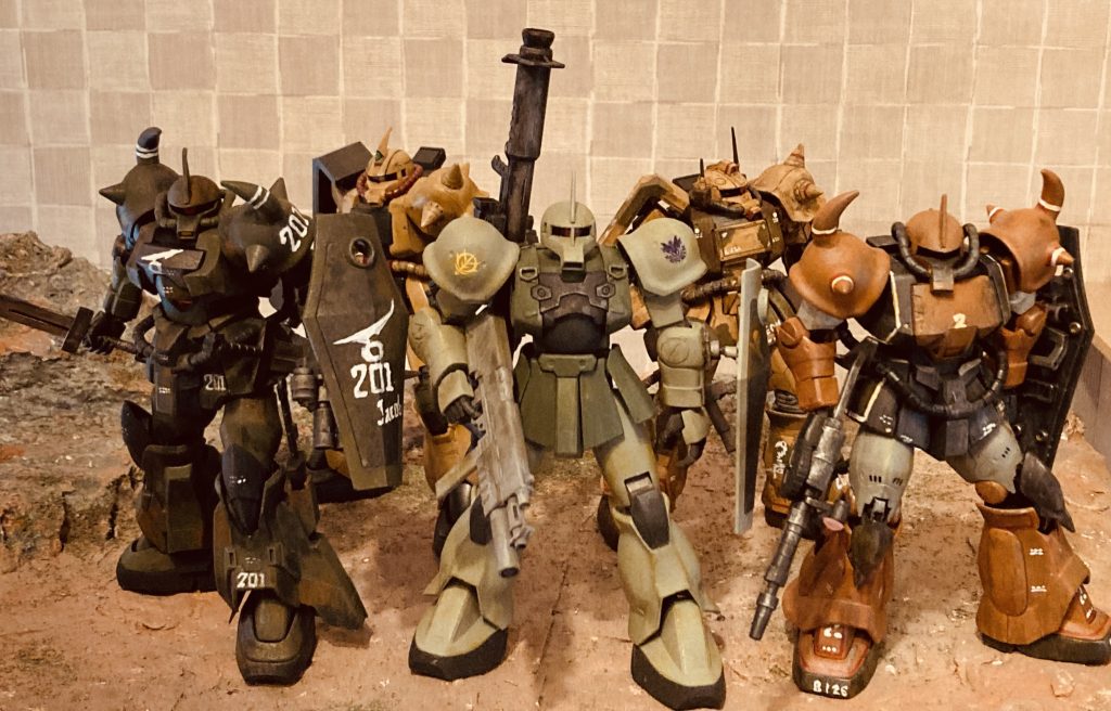 うわー!こんな卒業アルバムあったら怖い😱?わたしの書斎的歴戦の勇者たち!今回もご覧いただきありがとうございました😭