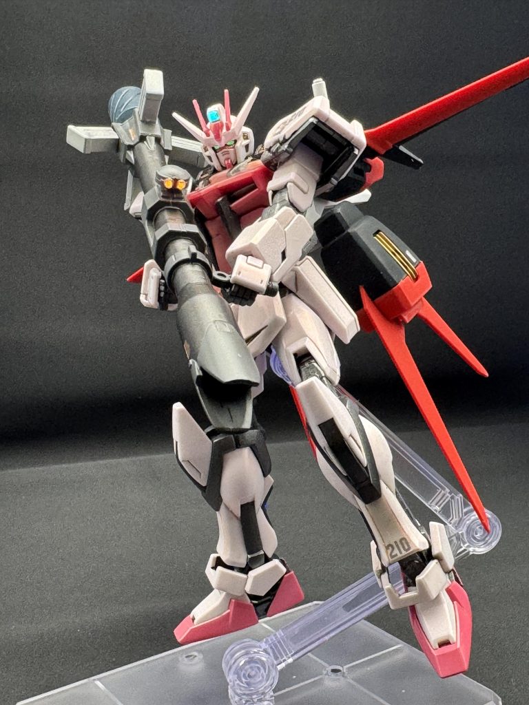 バズーカもガイアのガンメタル、ニュートラルグレーⅡ、Ⅳ、クレオスの水性ブルーグレーで塗り分け、差し色でカッパー、センサーは赤ラピーテープ+蛍光レッド+UVクリアーレジントップコートはガイアのセミグロスクリアー塗り分けは雑だけど…💦