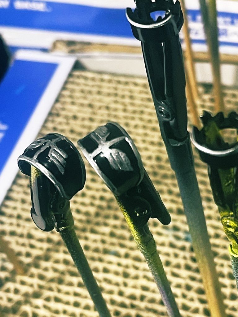 ちなみに今回はじめてのエングレービング使用したキット、初制作です。こちらの塗装が苦手で今までずっとスルーしてました。筆塗りは苦手ですが少しづつ練習していこうと思います。