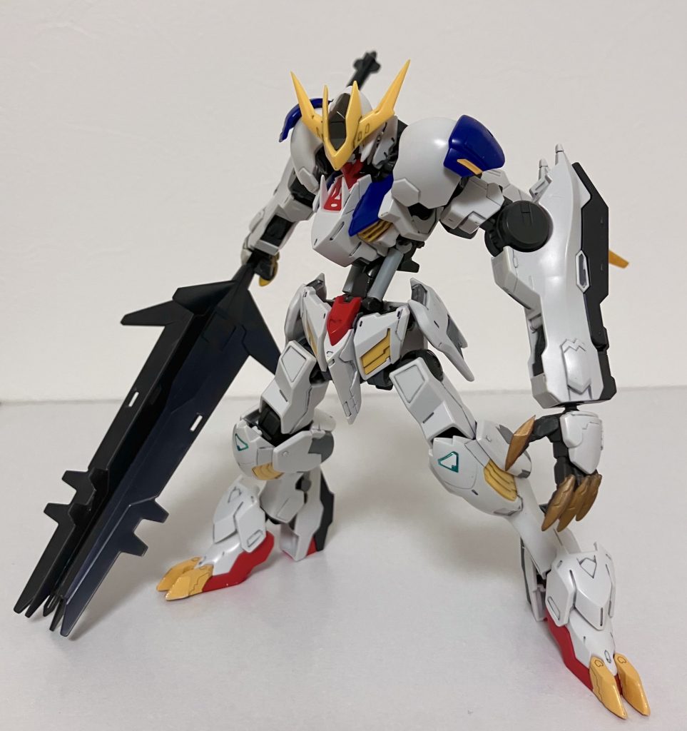 超大型メイスを構えて。