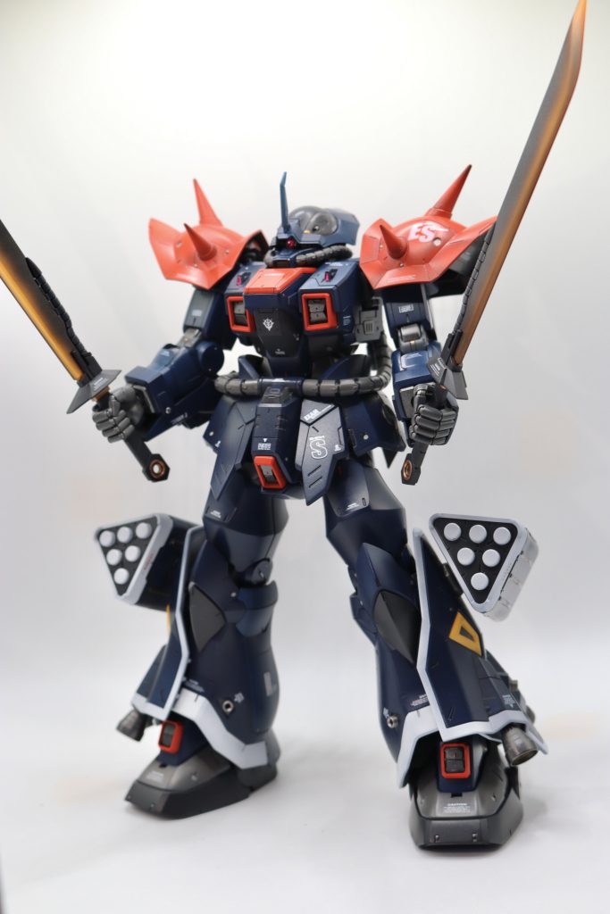 二刀流の姿は、ドラクエのデスピサロ感があって好きです(gundam-kao3)