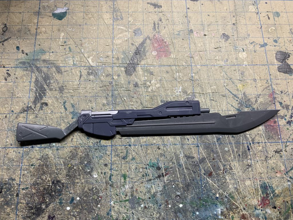 銃剣はフアラクトのライフルをベースにシステムウェポンの大型ヒートサーベルの刃とジムスナⅡのライフルを使いました。