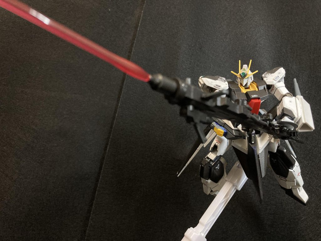 サーベルも出るのですが重心が長く逆さにする間に落としてしまうことでしょう…