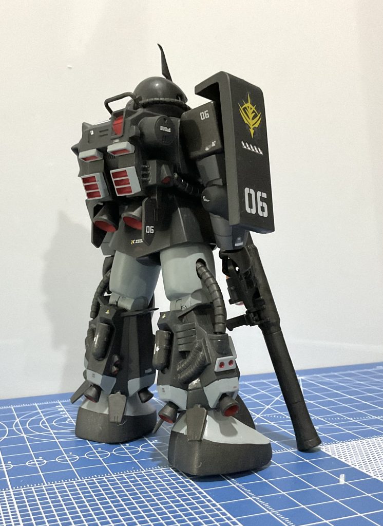 改修箇所③バックパック：取付位置を4mm程度上方に修正メインのスラスターノズルを市販パーツ化し、ボールジョイント接続脚部スラスターノズルを市販パーツ化