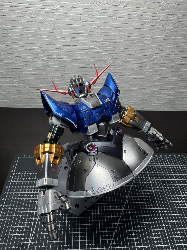 濃いグレーと薄いグレーの色分けは上手くいったが、マニュピレーターの色分けには課題が残ったか