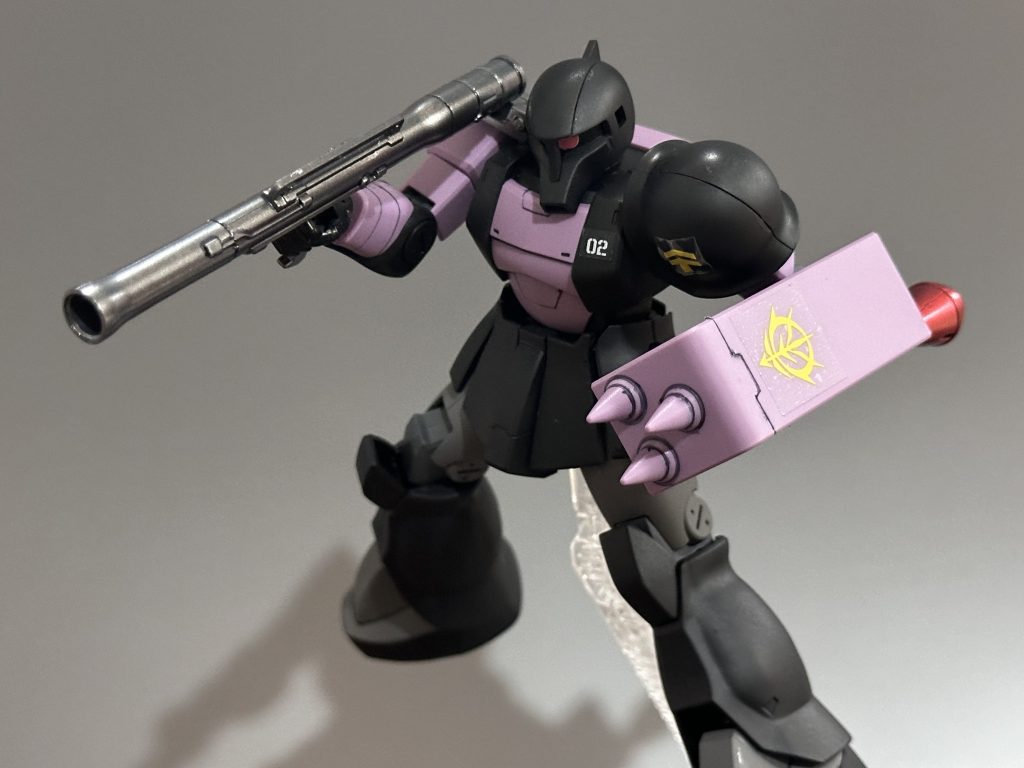 黒い三連星版は黒ベースでカッコいい！昔は旧ザクって言ってたけど最近はザクⅠですね