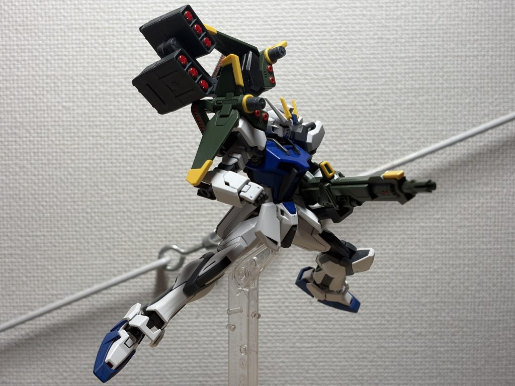 肩と背部の武装の一斉発射のポージングがどうやっても上手くいきませんねw