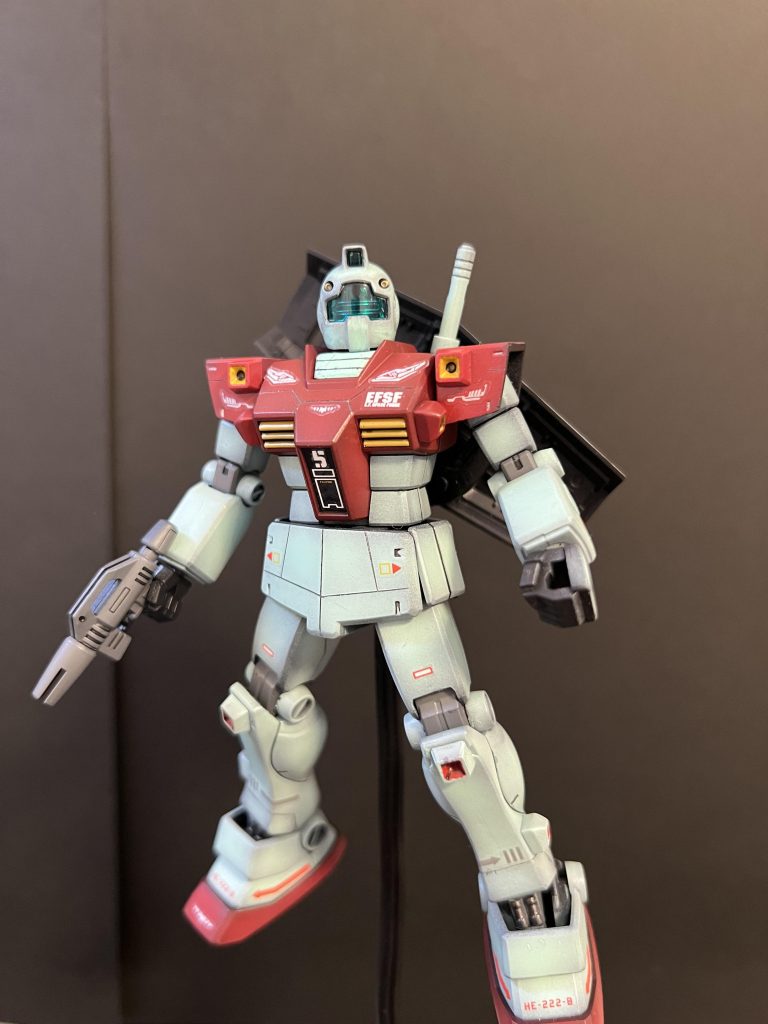 名も無きエースパイロット用のカスタム機という設定です。