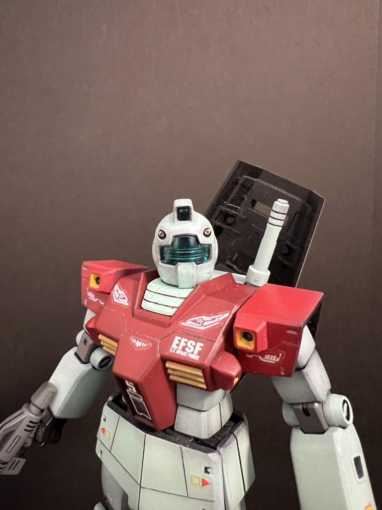 胸元のパーツがヒビ割れてしまった…。