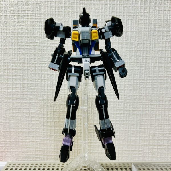 右側も同様に改造進行腰部はフリーダムの前掛け中心に、ガイアのパーツを貼って形出し。腰アーマーの接続方式変えに合わせて、1.5mm増し兼腰アーマー軸の保護MA形態の変形も仮で次はバックパックも進めつつ、シールド改造（1枚目）