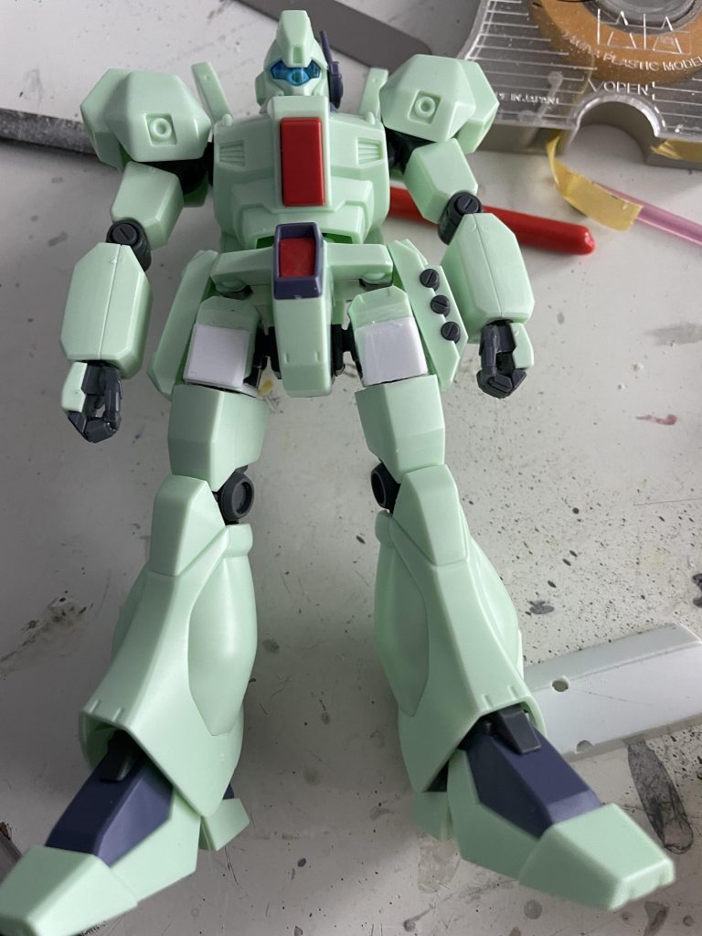 気づいた方もいらっしゃると思いますがこのジェガン股関節を弄りまくってますw