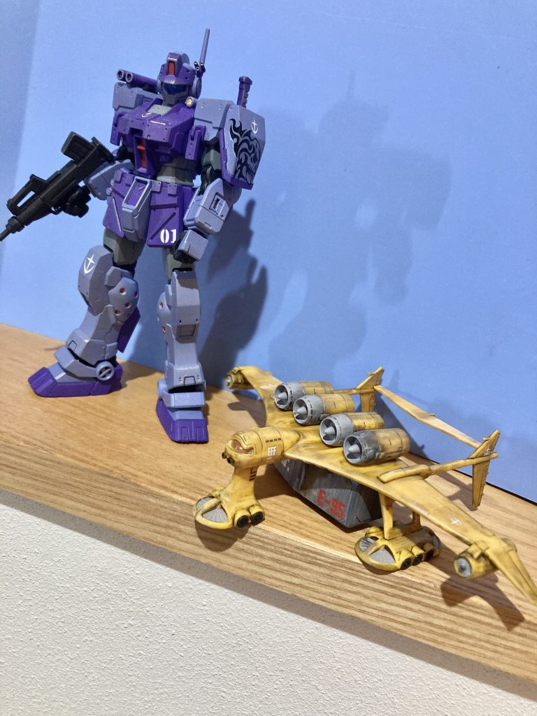 今回画像を変える原因となったミデア輸送機と(gundam-kao6)後からミデア輸送機としてアップする予定です(gundam-kao4)