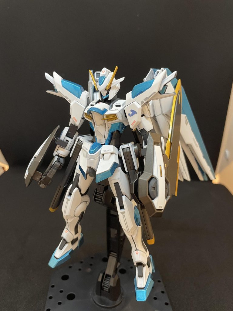全体像武器バエルソード改(ソードモード、ガンモード)×2、バエルソード×2腰部レールガン×2、背部大型キャノン×2、腕部バルカン×2