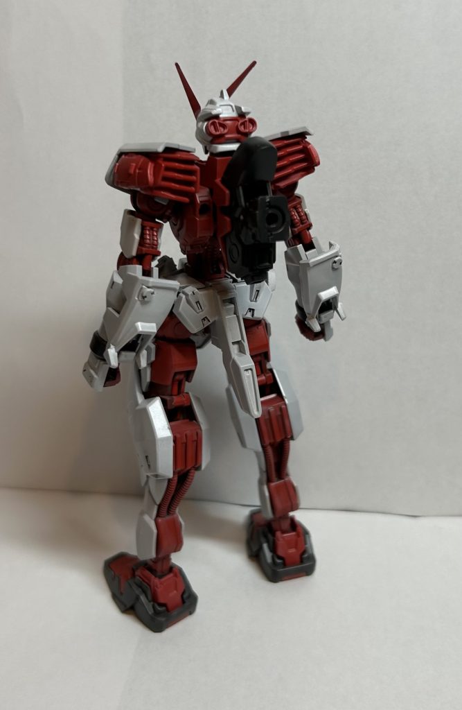 ・本体背面アストレイっぽくて地味に気に入ってるポイント。赤の面積多めで、このアングルだけで養分吸い取れる(ヤバい)